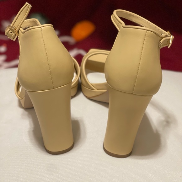 Franco Sarto beige Women’s Dima platform Heels Sandals / 9 - Picture 6 of 11